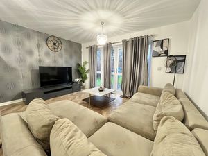 Photo 4- click for photo gallery